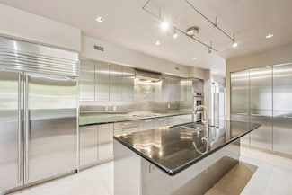 5 River Hollow Ln, Houston, TX 77027