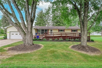 6367 Woodbine St, Ravenna, OH 44266