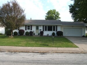 368 W Cedar Lane Dr, Walcott, IA 52773