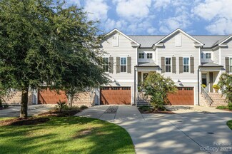 76 Landing Rd, Litchfield, SC 29585