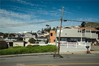 39 S Ocean Ave, Cayucos, CA 93430