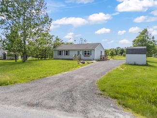 112 Lincoln St, Richmond, ME 04357