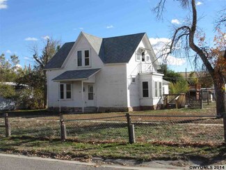 145 Clark St, Thermopolis, WY 82443