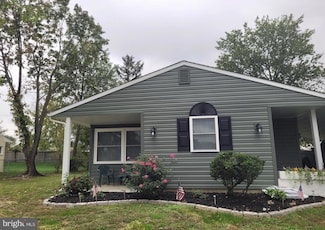 16 Idlewild Rd, Levittown, PA 19057