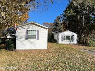 66 Plains Rd, Cambridge, NY 12816