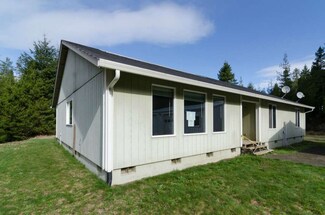 300 NE Tee Lake Pines Rd, Tahuya, WA 98588