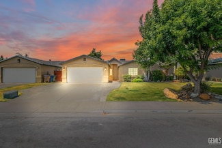 308 Sherman Peak Dr, Bakersfield, CA 93308