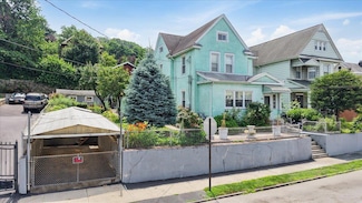 102 Burhans Ave, Yonkers, NY 10701