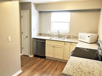 6441 Hallet St, Shawnee, KS 66216
