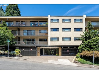2393 SW Park Place Unit 106, Portland, OR 97205
