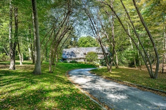 16 Millers Mill Rd, Bedford, NY 10506