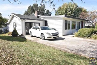 413 Kansa Dr, Ozawkie, KS 66070