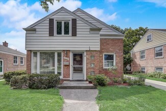9028 Menard Ave, Morton Grove, IL 60053