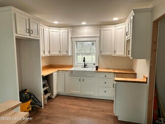 7001 Dale Rd, Louisville, KY 40258