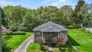 298 Wall St, Waterbury, CT 06704