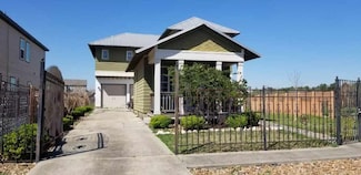 9926 Crescent Cove Dr, Montgomery, TX 77356