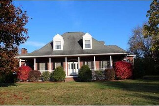 35 High St, Dunstable, MA 01827
