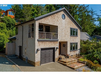 562 1st St, Manzanita, OR 97130