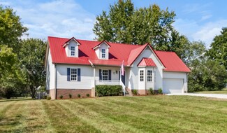995 Iron Hill Rd, Burns, TN 37029