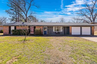 304 Erskine Dr, Longview, TX 75601