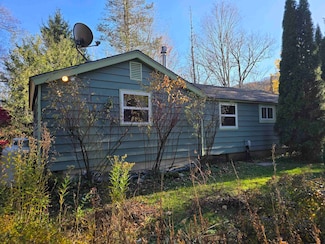 4677 Vt Route 100, Readsboro, VT 05350