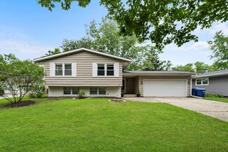 1904 Forrest Blvd, Saint Charles, IL 60174