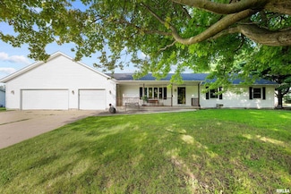 13109 83rd Ave, Blue Grass, IA 52726
