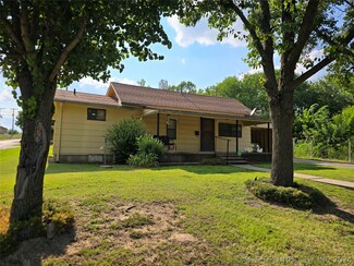 461 S 7th St, Fairfax, OK 74637