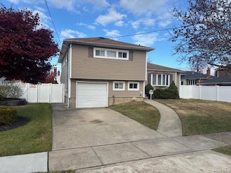 161 Aster St, Massapequa Park, NY 11762