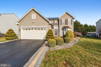 5 Surrey Dr, New Castle, DE 19720