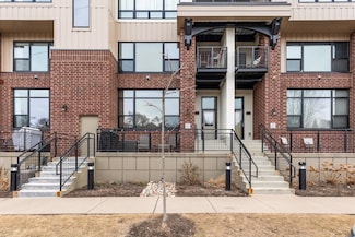 294 Spring St, Saint Paul, MN 55102