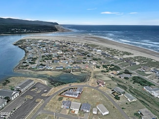1932 NW Admiralty Cir, Waldport, OR 97394