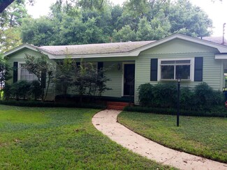 318 River Rd, Lafayette, LA 70501