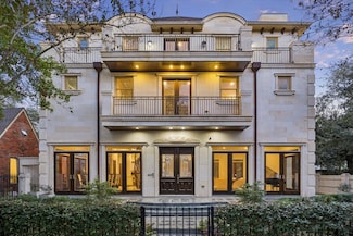 2247 Bartlett St, Houston, TX 77098