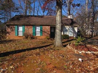 204 Willoughby Ln, Cary, NC 27513