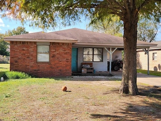 1918 S Vine St, Stuttgart, AR 72160