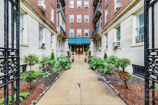 24 E Liberty St Unit 44, Savannah, GA 31401