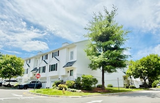 10 South St Unit 90, Danbury, CT 06810