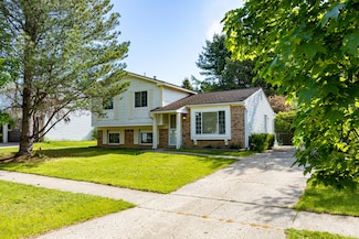 1152 Rue Deauville Blvd, Ypsilanti, MI 48198