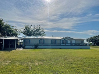 82 Swallow Dr, Palacios, TX 77465