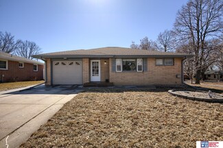 6201 Francis St, Lincoln, NE 68505