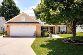 618 Pecan Ridge Cir, Kernersville, NC 27284