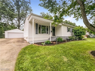 4131 Burton Dr, Stow, OH 44224