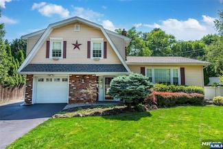 8 Thomas Terrace, Wayne, NJ 07470