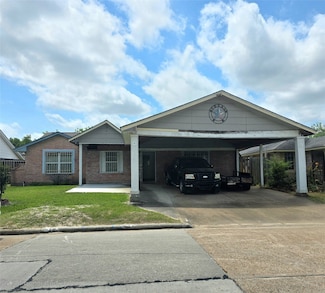 939 Point Blank Dr, Houston, TX 77038