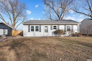 7407 Cedar St, Davenport, IA 52806