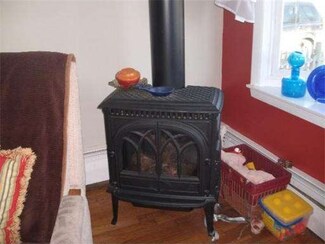 152 Homestead Ln, Teaticket, MA 02536