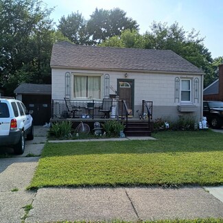 28113 Shock St, Saint Clair Shores, MI 48081