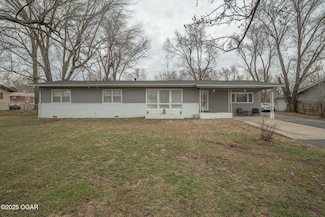 227 Virginia St, Carthage, MO 64836