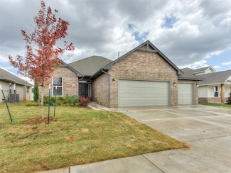 5004 Misty Wood Ln, Mustang, OK 73064